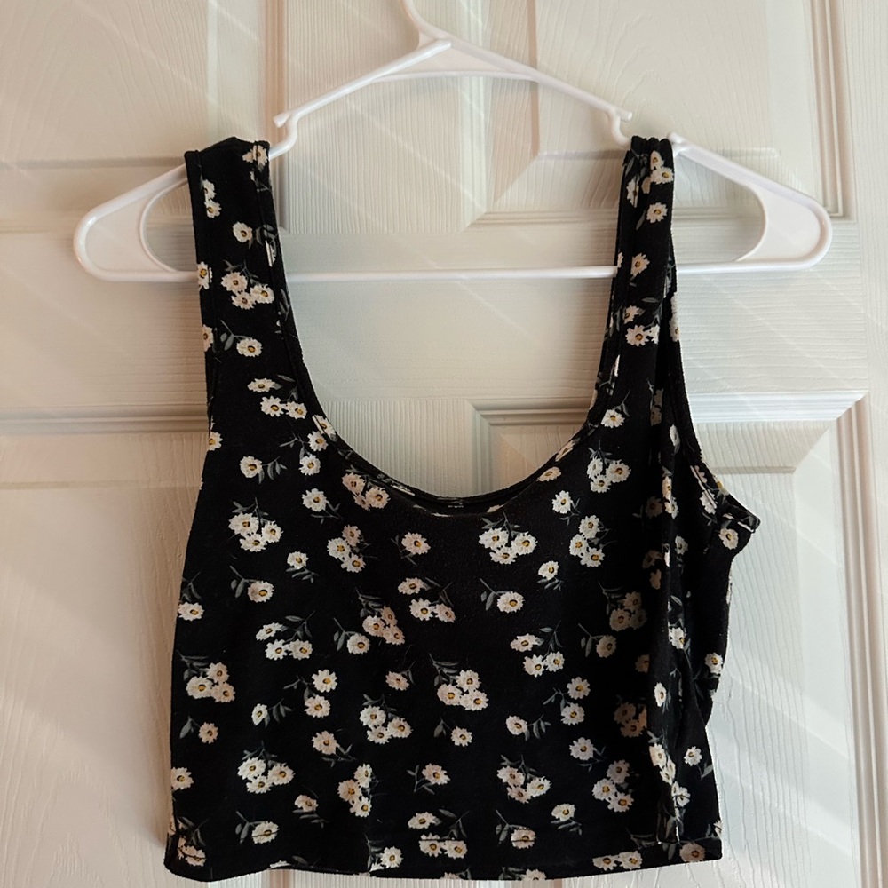 SHEIN Black and White Floral Fitted Crop Tank Top